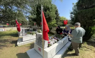 15 Temmuz şehidi Emniyet Müdürü Ufuk Baysan, Düzce’deki kabri başında anıldı