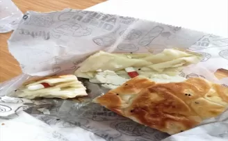 Adliyedeki şüpheliye börek içinde uyuşturucu getiren kişi yakalandı