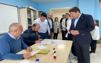 AK Parti Grup Başkanvekili Yılmaz Tunç, Bartın’da oyunu kullandı:
