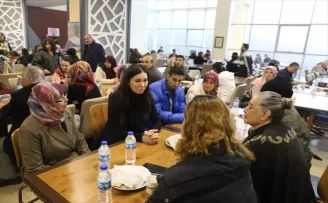 AK Partili Karaaslan, Samsun’da bulunan depremzedelerle bir araya geldi