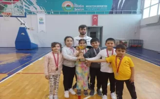 Alaçam Cumhuriyet İlkokulu Badminton Takımı il ikincisi oldu