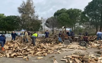 Alaçam’dan deprem bölgesine yakacak yardımı