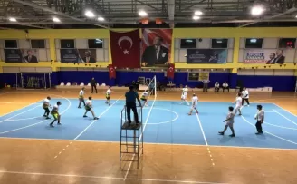 Almus'ta voleybol turnuvasına düzenlendi