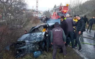 Amasya'da iki otomobilin çarpıştığı kazada 4 kişi yaralandı