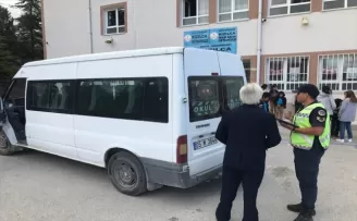 Amasya’da jandarma, okul servis araçlarını denetledi