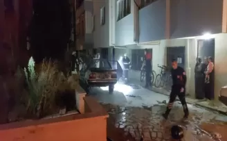 Amasya’da park halindeki otomobilde çıkan yangın söndürüldü