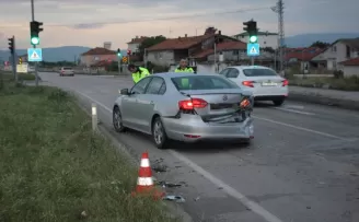 Amasya’da üç aracın karıştığı zincirleme trafik kazasında 5 kişi yaralandı