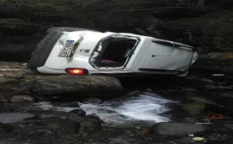 Artvin’de otomobil şarampole devrildi, 1 kişi öldü