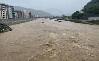 Artvin'de sağanak su baskınlarına neden oldu