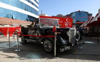Atatürk’ün makam aracının benzeri Kastamonu’da sergilendi