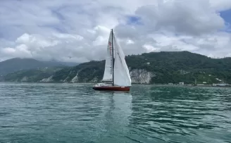 Atilla Gökova ve ekibi “Yelkenliyle Türkiye Turu Rekoru“ için denize açıldı