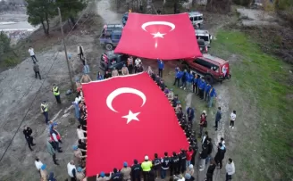 Ayancık’ta Bayrak Yürüyüşü düzenlendi