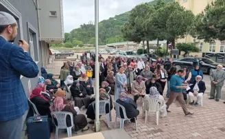 Ayancık’ta hacı adayları dualarla uğurlandı