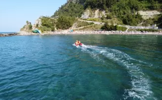 Ayancık’ta üç plajda cankurtaranlar görev yapıyor