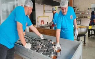 Bafra Belediyesi Aşevi’nden 263 haneye sıcak yemek dağıtımı yapılıyor