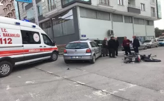 Bafra’da otomobille çarpışan motosikletin sürücüsü yaralandı