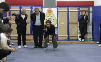 Bafra huzurevi sakinleri genç sporcularla dostluk maçı yaptı
