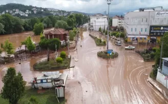 Bartın’da sel sularının çekildiği bölgelerde temizliğe başlandı