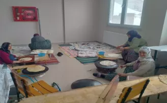 Başçiftlik ilçesindeki ev hanımlarından deprem bölgesine destek