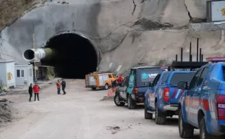 Bayburt'ta Kop Tüneli inşaatında meydana gelen göçükte 5 işçi yaralandı