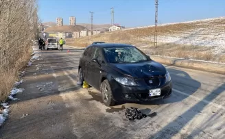 Bayburt'ta otomobilin çarptığı kişi yaralandı