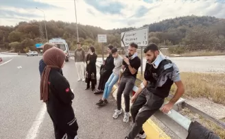 Bolu’da iki otomobilin çarpıştığı kazada 3 kişi yaralandı