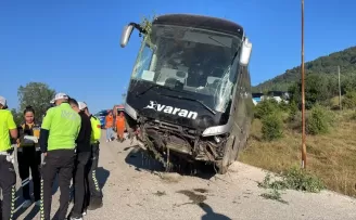 Bolu’da kontrolden çıkan yolcu otobüsündeki 14 kişi yaralandı