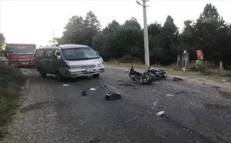 Bolu’da minibüsle çarpışan motosikletin sürücüsü öldü