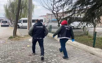 Bolu'da polis ekipleri okul çevrelerinde denetim yaptı