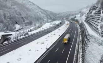 Bolu Dağı'ndaki kar yağışı aralıklarla sürüyor