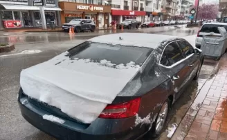 Bolu ve Düzce’de nisan sonunda kar etkili oldu