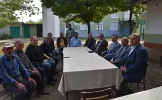 Boyabat'ta çiftçilerin çeltik hasadı devam ediyor