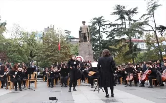 Büyük Önder Atatürk'ü anıyoruz