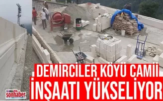 Camii inşaatı yükseliyor