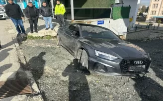 Çarşamba'da dolmuşla çarpışan otomobilin sürücüsü yaralandı