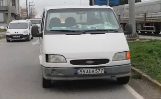 Çarşamba’da minibüsle çarpışan motosiklet sürücüsü yaralandı