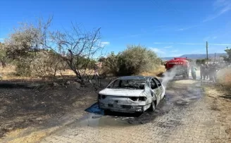 Çorum’da alev alan otomobil tamamen yandı