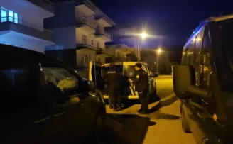 Çorum’da bir kişi ağabeyi ile yeğenini bıçakla yaraladı