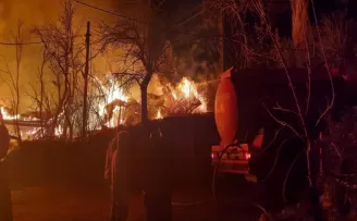 Çorum’da bir köyde çıkan yangına müdahale ediliyor
