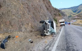 Çorum’da devrilen minibüsteki 2 kişi yaralandı