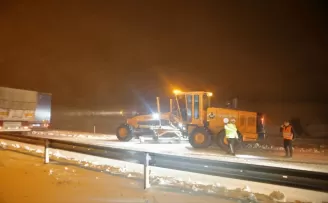 Çorum’da kar ulaşımda aksamalara neden oldu