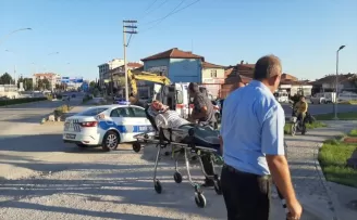 Çorum’da kaza yapan kızını gören anne fenalık geçirdi
