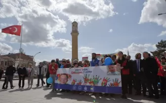 Çorum’da otizmliler farkındalık için yürüdü