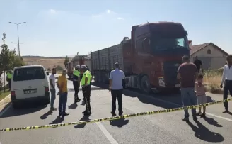 Çorum’da tır ile hafif ticari aracın çarpıştığı kazada 5 kişi yaralandı