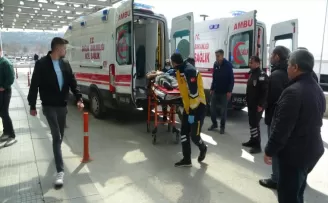 Çorum’da yolda yürürken göğsünden bıçaklanan kişi ağır yaralandı