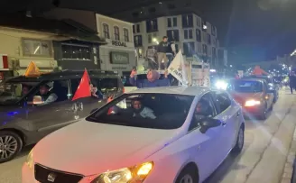 Cumhurbaşkanı Erdoğan’ın seçim başarısı Bolu’da kutlanıyor