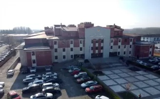 Depremde dış cephesi zarar gören Düzce Adliyesindeki tadilat bitti