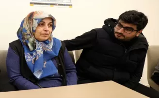 Depremzede 87 yaşındaki kadın, çocukları ve torunlarına kavuşmayı bekliyor