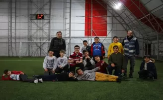 Depremzede çocukların yüzü sporla gülüyor