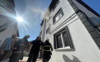 Düzce’de 3 katlı apartmanda çıkan yangın söndürüldü